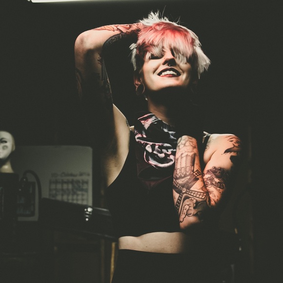 Meet your Posher, Carlie - Picture 1 of 1